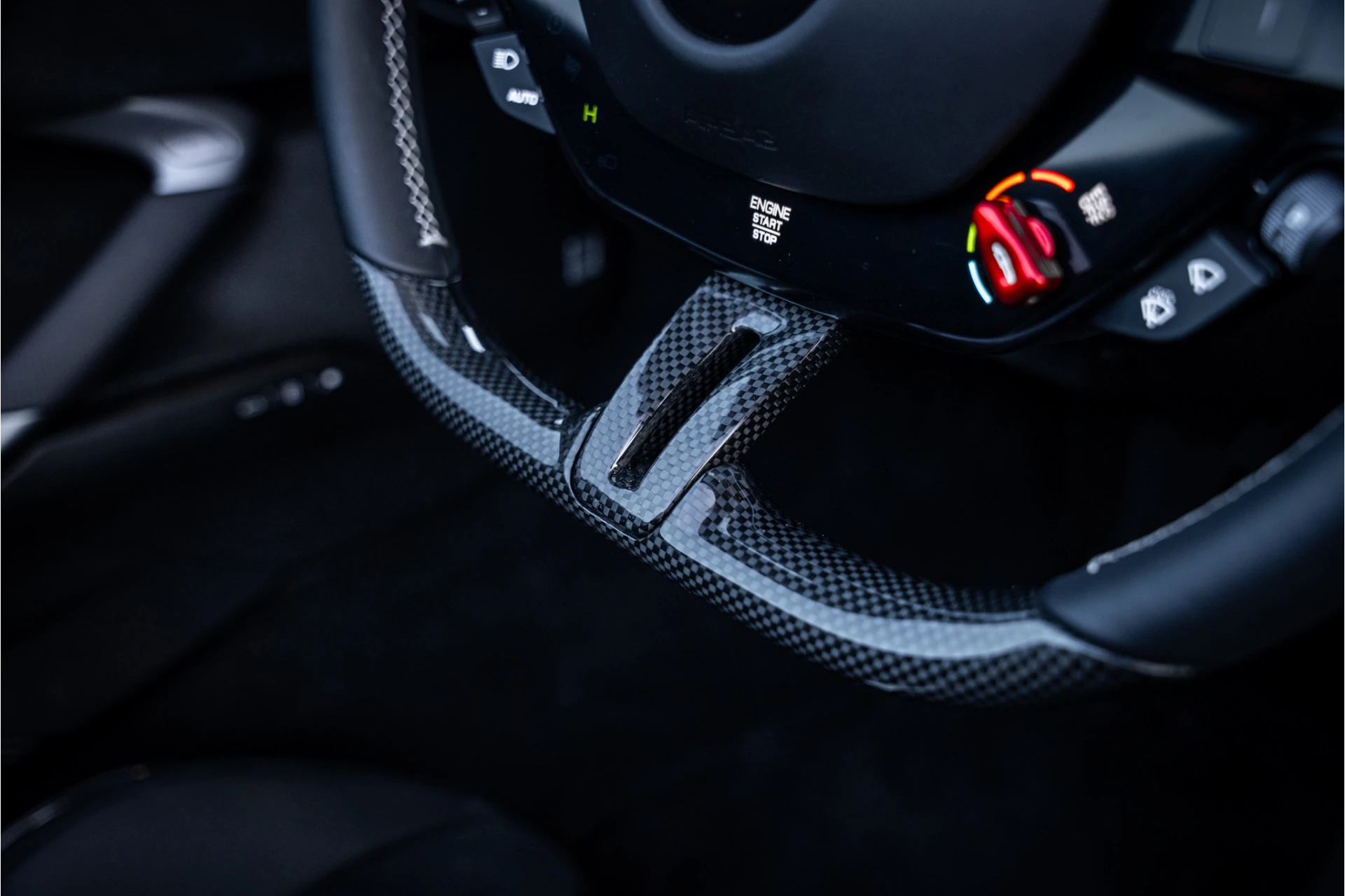 Hoofdafbeelding Ferrari 296