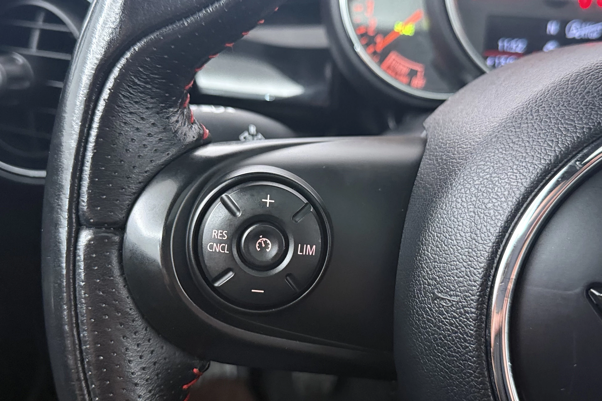 Hoofdafbeelding MINI One