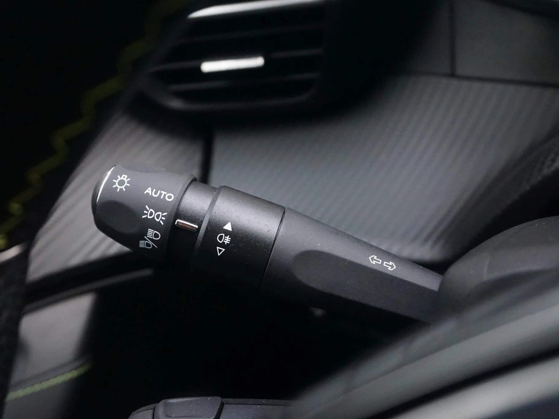 Hoofdafbeelding Peugeot e-2008