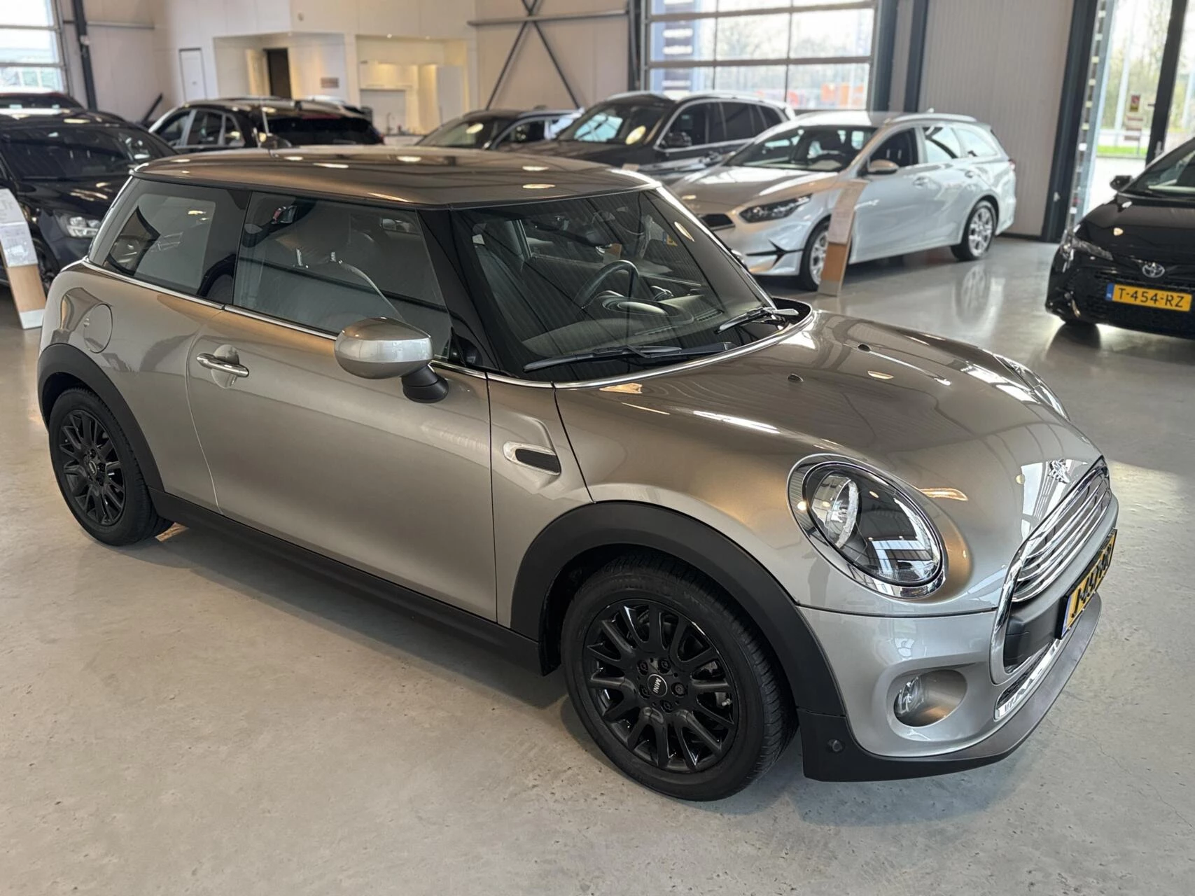 Hoofdafbeelding MINI One