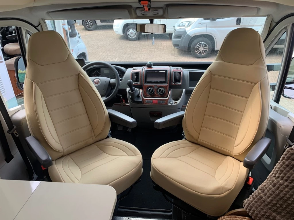 Hoofdafbeelding Roller Team T-line 255 Airco 6x Slaappl. 5 Zitpl.