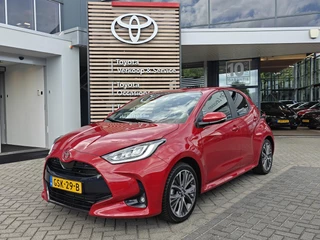Toyota Yaris Hybrid 130 EXECUTIVE STOELVERW 17'' LM-VELGEN 4S-BANDEN  BLIND SPOT PARK-SENSOREN NAVI CAMERA APPLE/ANDROID CLIMA NL-AUTO