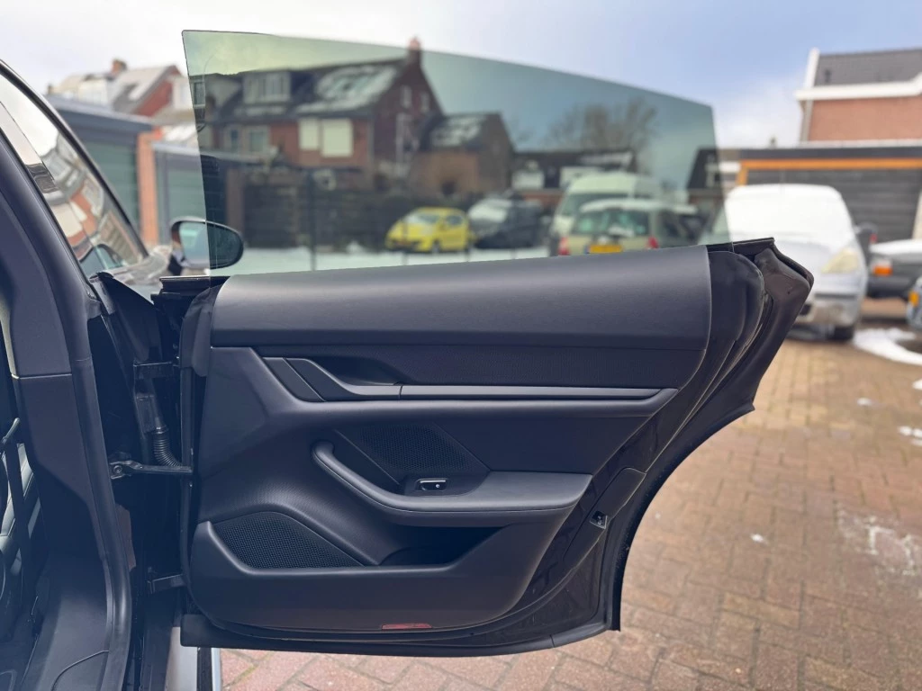 Hoofdafbeelding Porsche Taycan