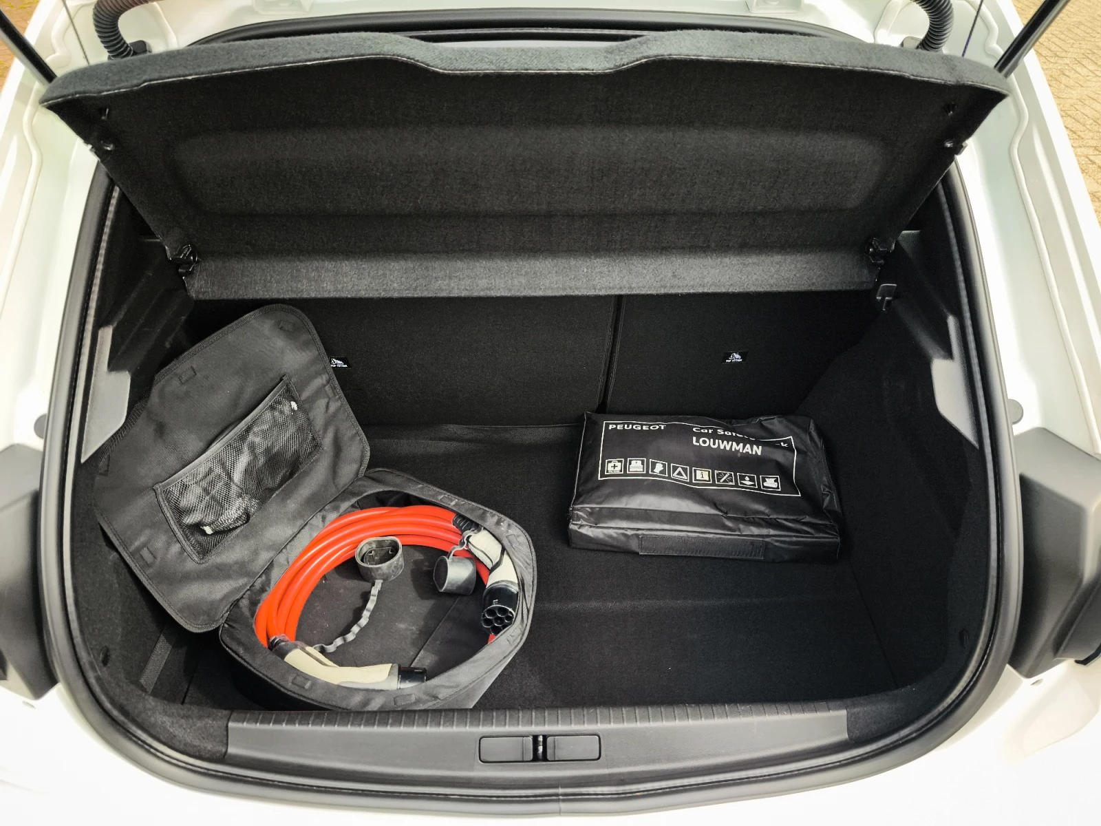 Hoofdafbeelding Peugeot e-208