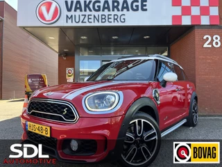 Hoofdafbeelding MINI Countryman MINI Countryman Mini 2.0 Cooper S E ALL4 John Cooper Works // HUD DISPLAY // ELEK. KLEP // SCHUIF-KANTELDAK // CAMERA+SENSOREN // NAVI // ADAP. CRUISE //