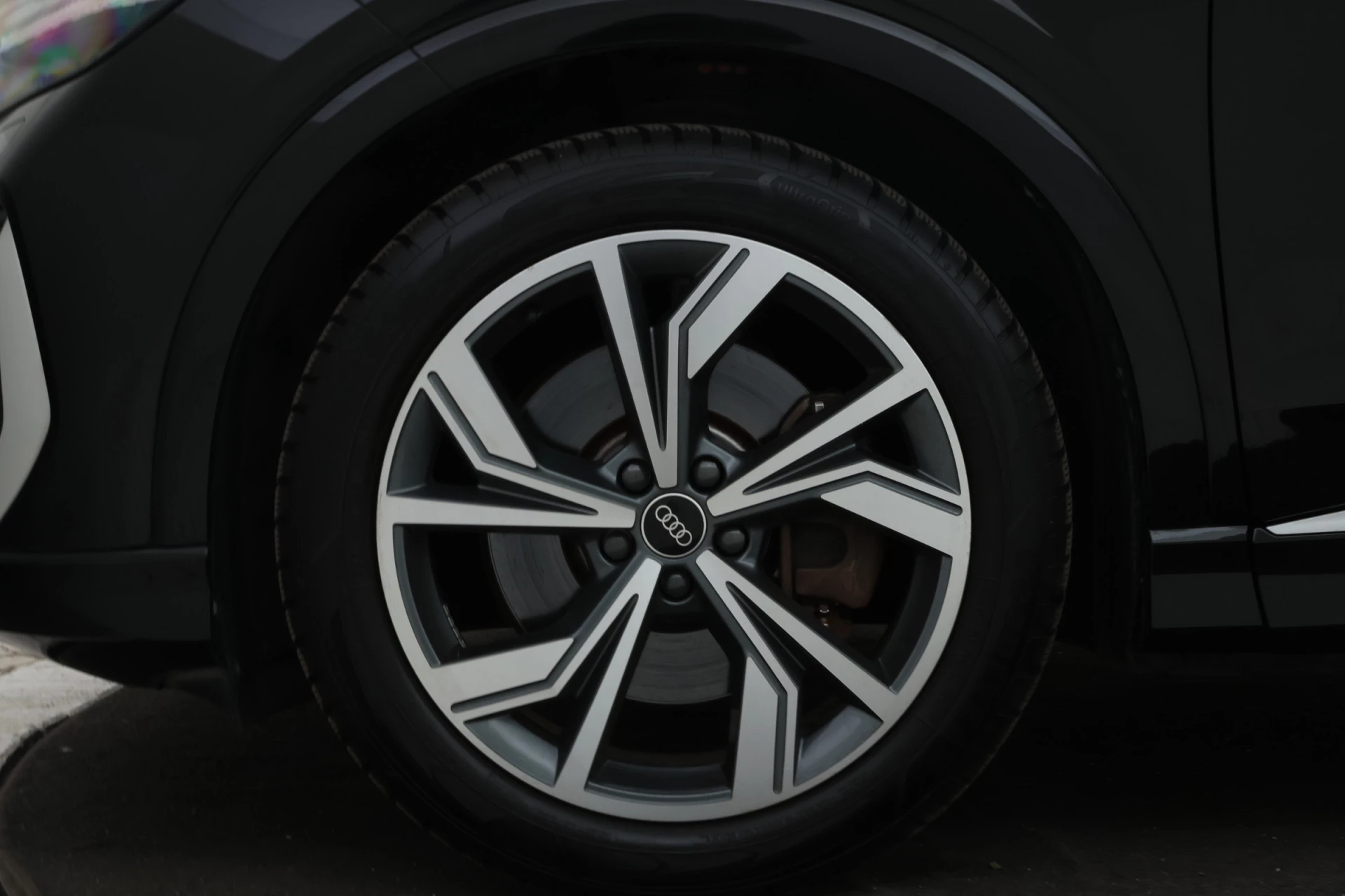 Hoofdafbeelding Audi Q4 Sportback e-tron