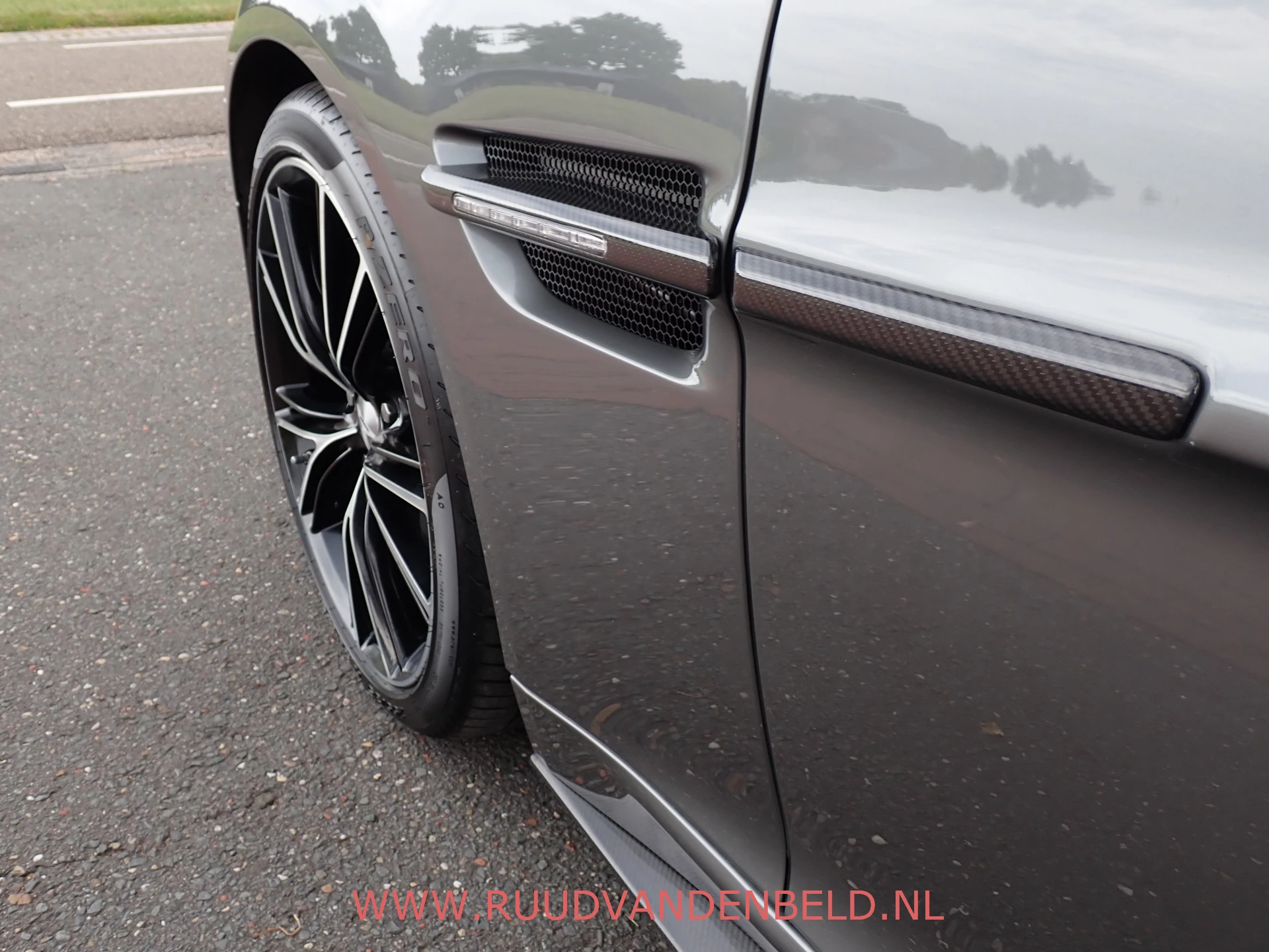 Hoofdafbeelding Aston Martin V12 Vanquish