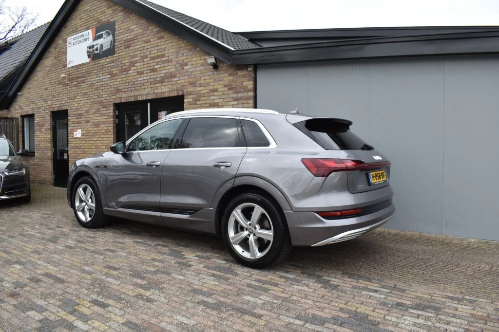 Hoofdafbeelding Audi e-tron