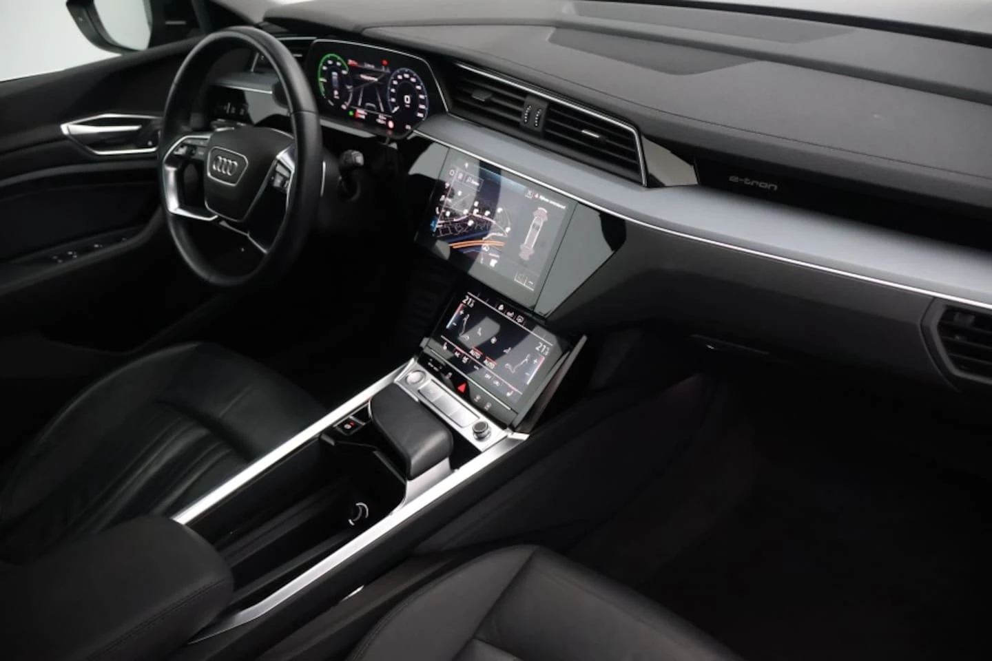 Hoofdafbeelding Audi e-tron