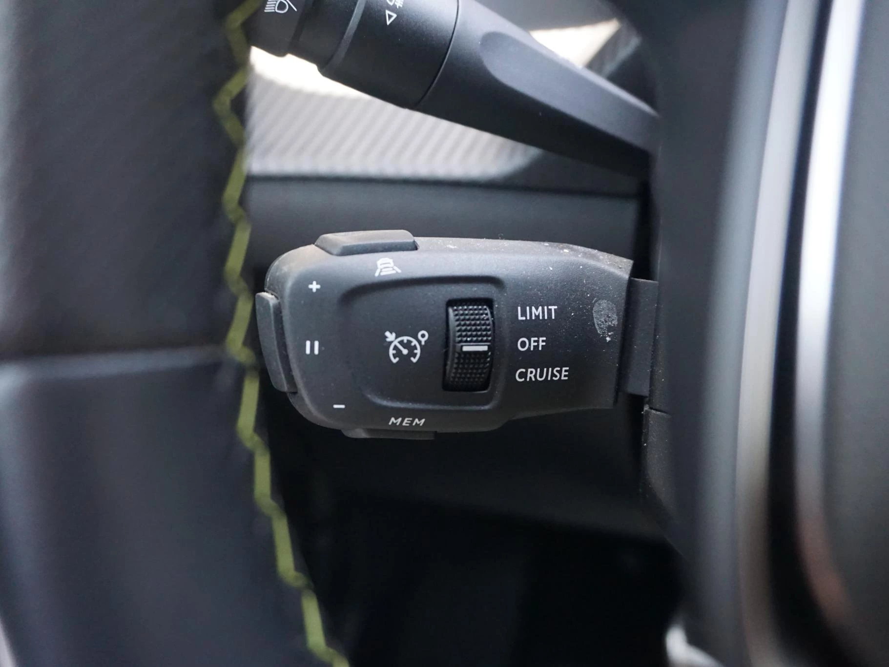 Hoofdafbeelding Peugeot e-208