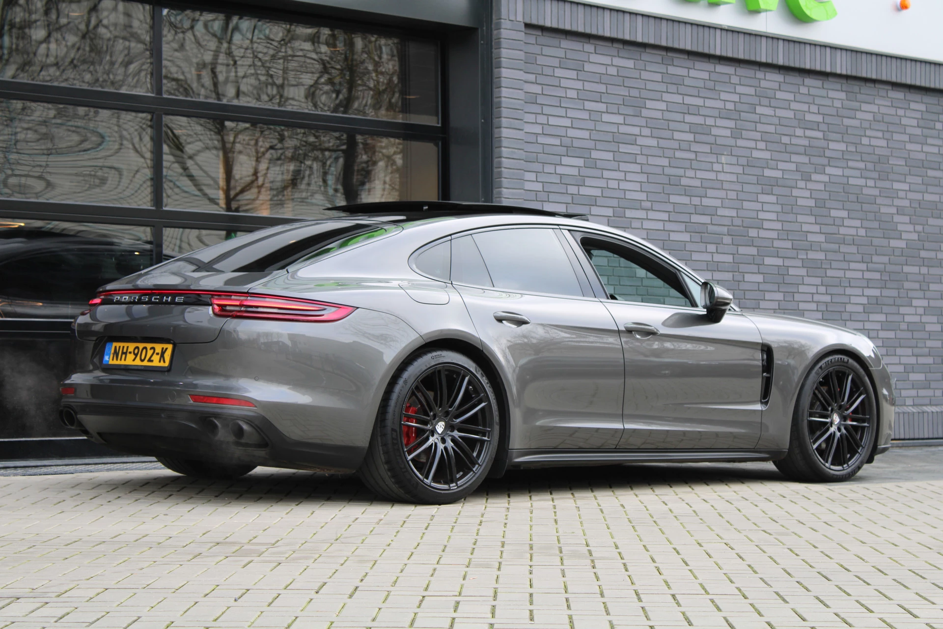 Hoofdafbeelding Porsche Panamera