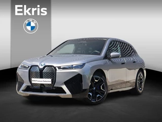 BMW iX xDrive40 | High Executive | Sportpakket | Sky Lounge | Trekhaak | Driving Assistant Prof. | Parking Assistant Plus | Harman Kardon | Laserlight | Stoelventilatie | Soft-Close | 22'' LMV