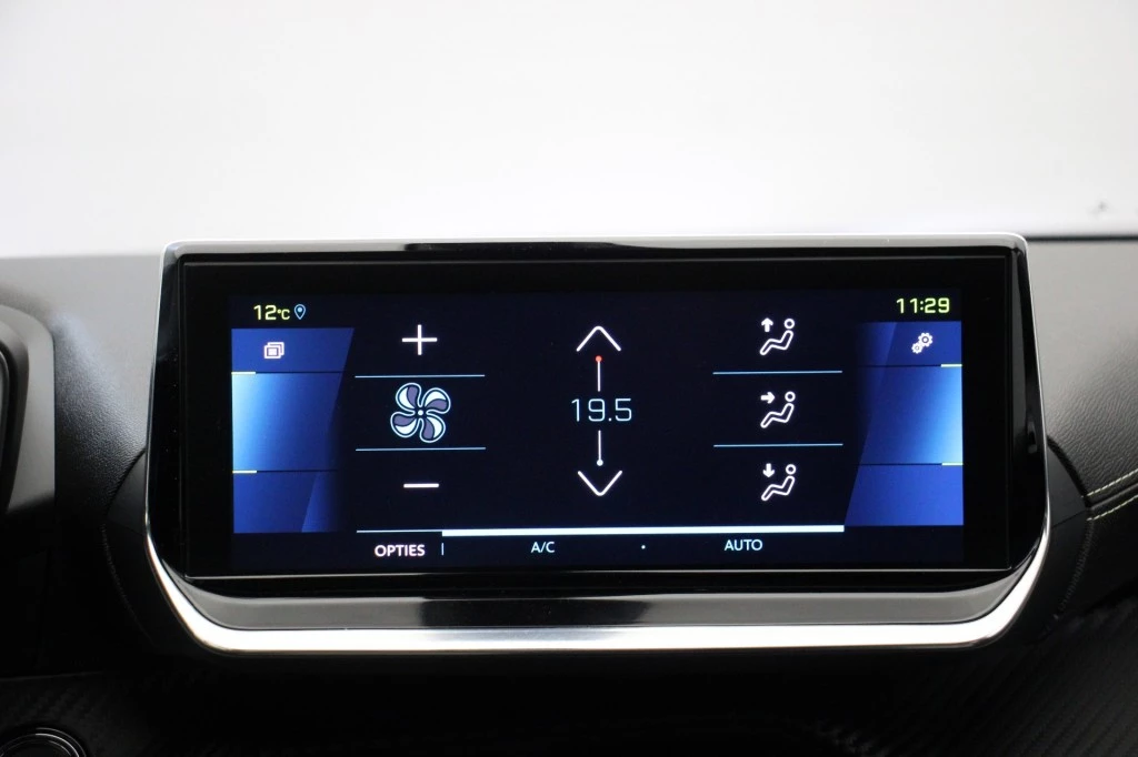 Hoofdafbeelding Peugeot e-2008