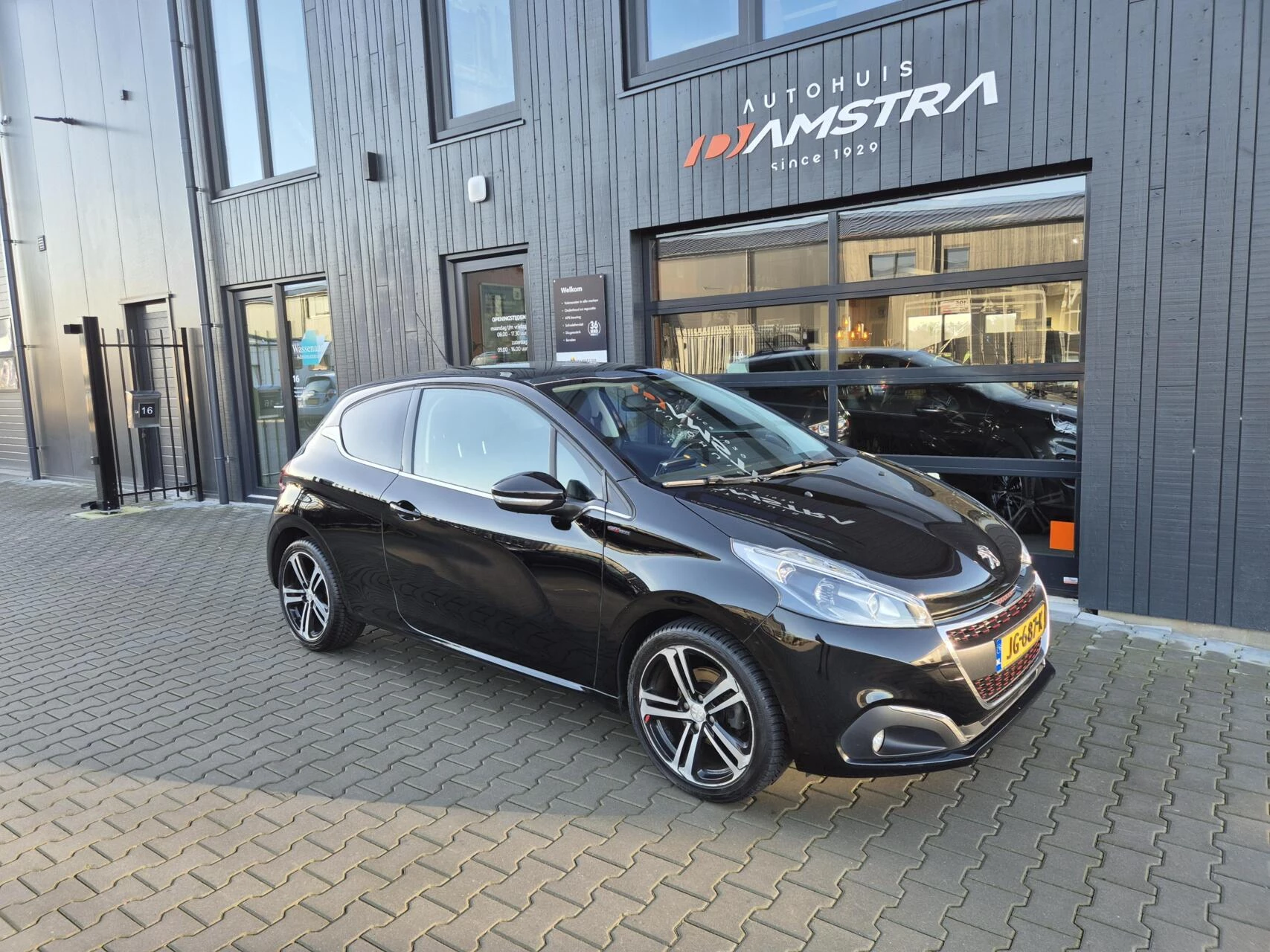 Hoofdafbeelding Peugeot 208