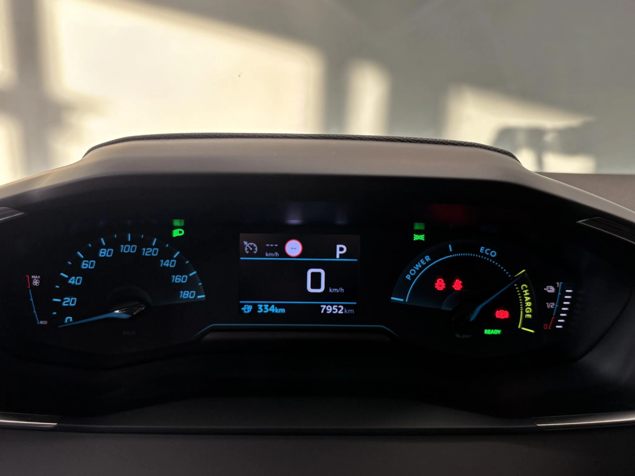 Hoofdafbeelding Peugeot e-208