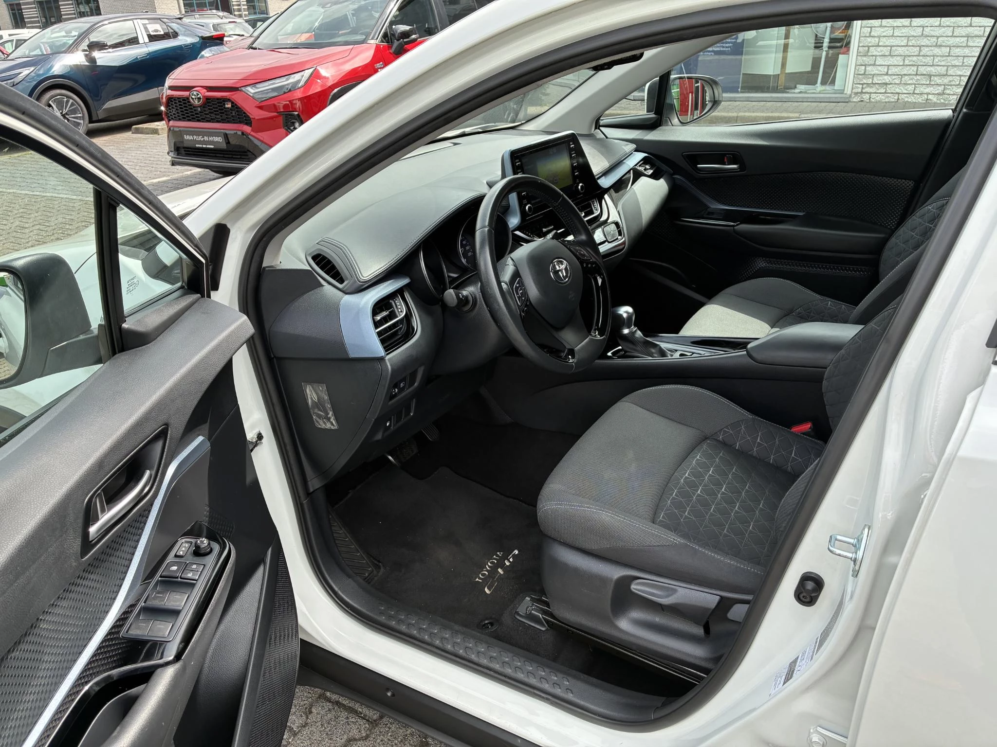 Hoofdafbeelding Toyota C-HR