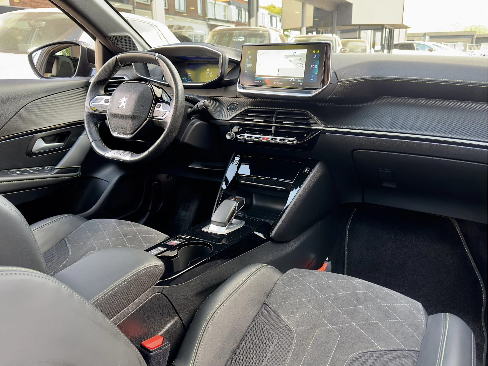 Hoofdafbeelding Peugeot e-208