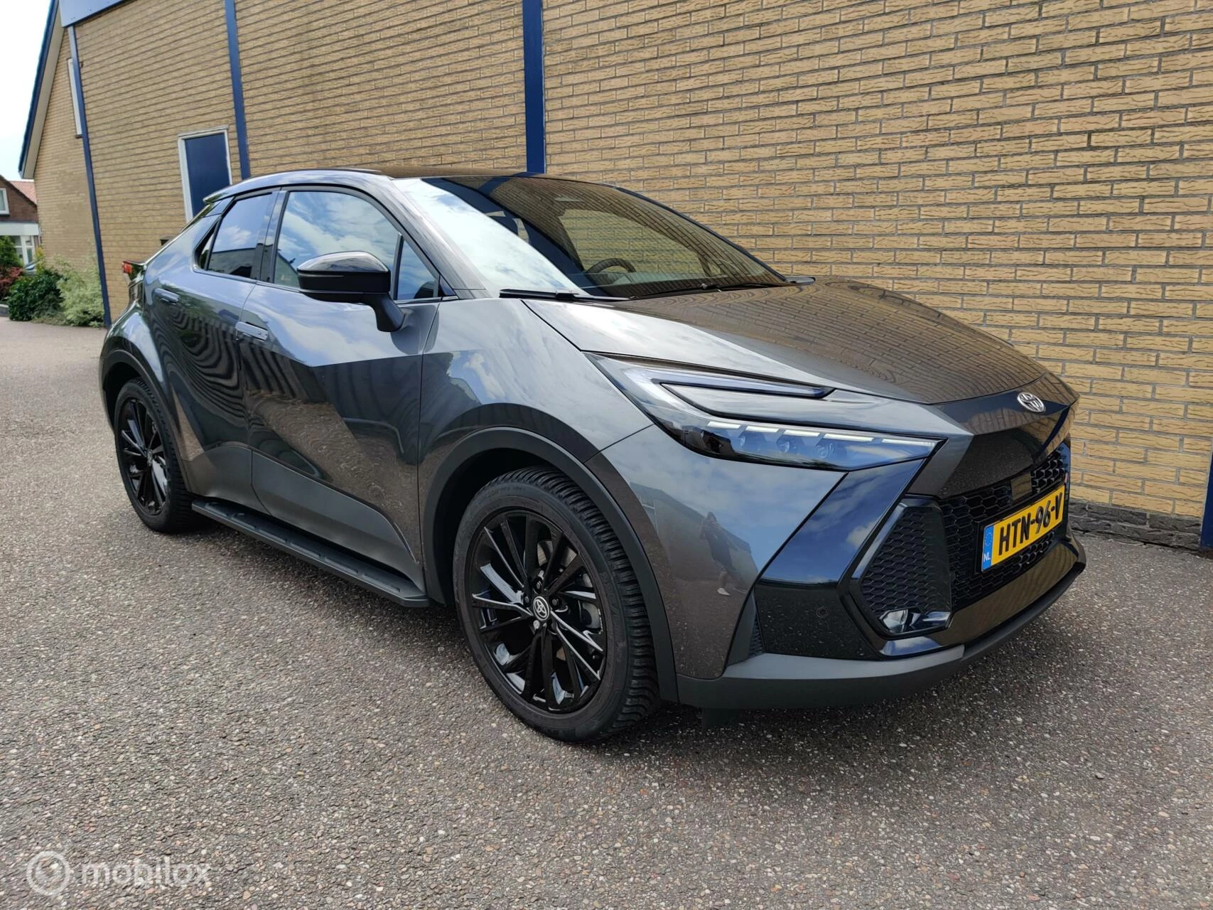 Hoofdafbeelding Toyota C-HR