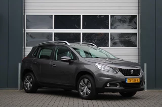 Hoofdafbeelding Peugeot 2008 Peugeot 2008 1.2 PureTech Blue Lion Automaat Airco/Cruise/Panodak/Navi/Bluetooth/PDC/LED/Apple/Android/16"LM/33.772km/APK:11-2026