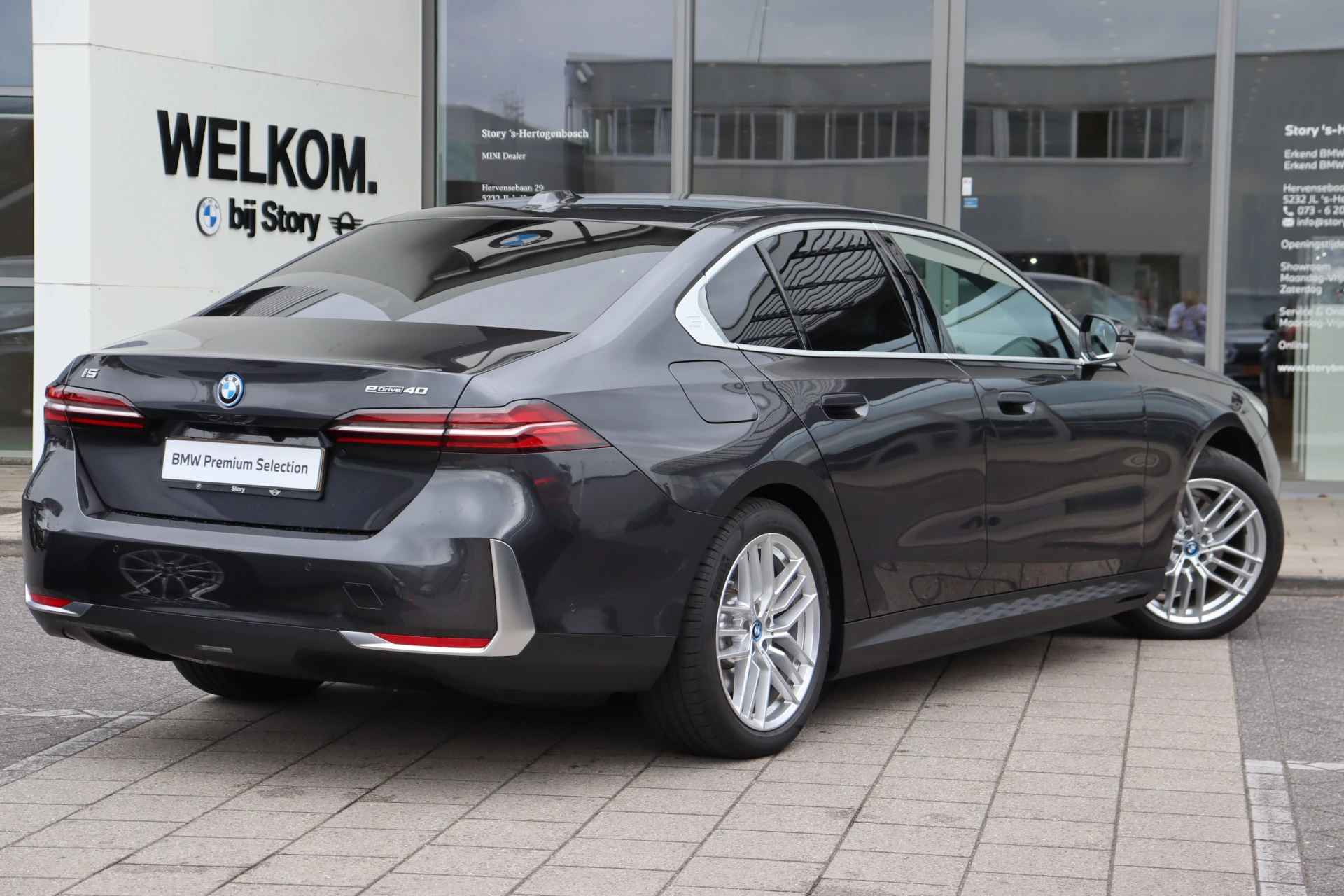 Hoofdafbeelding BMW i5