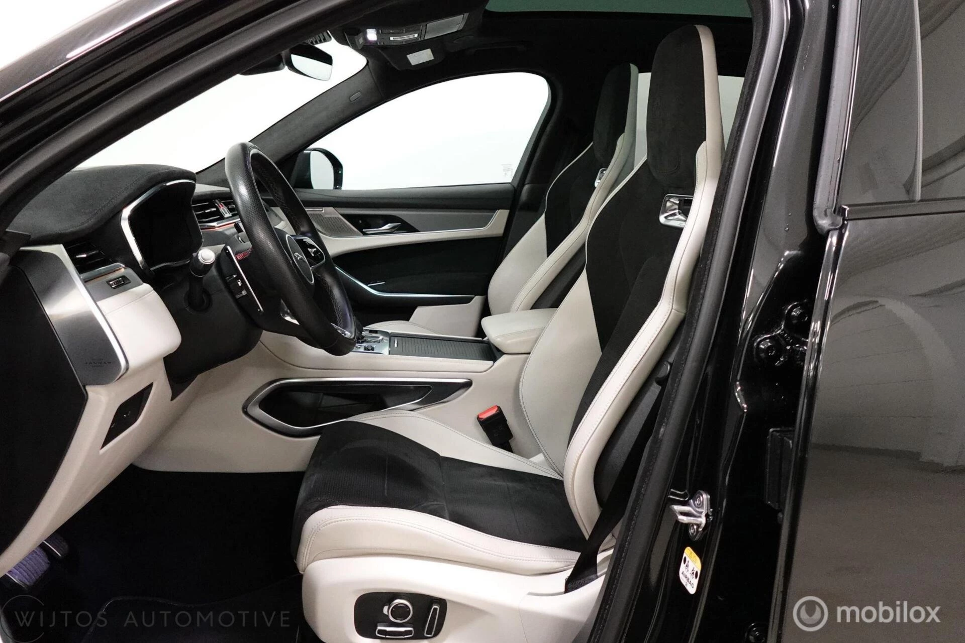 Hoofdafbeelding Jaguar F-PACE