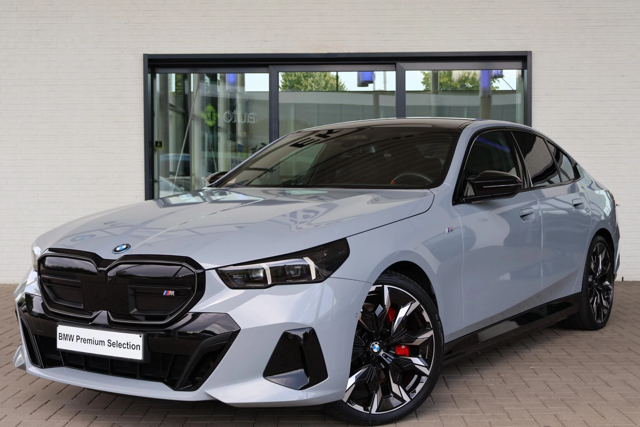 Hoofdafbeelding BMW i5