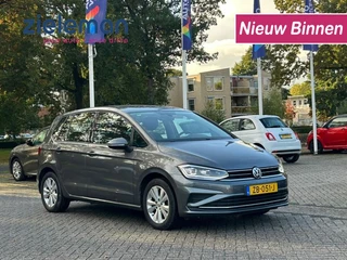 Hoofdafbeelding Volkswagen Golf Sportsvan Volkswagen Golf Sportsvan 1.0 TSI Comfrotline Automaat - Carplay, Navi, Camera, Cruise, Clima, Stoelverw.
