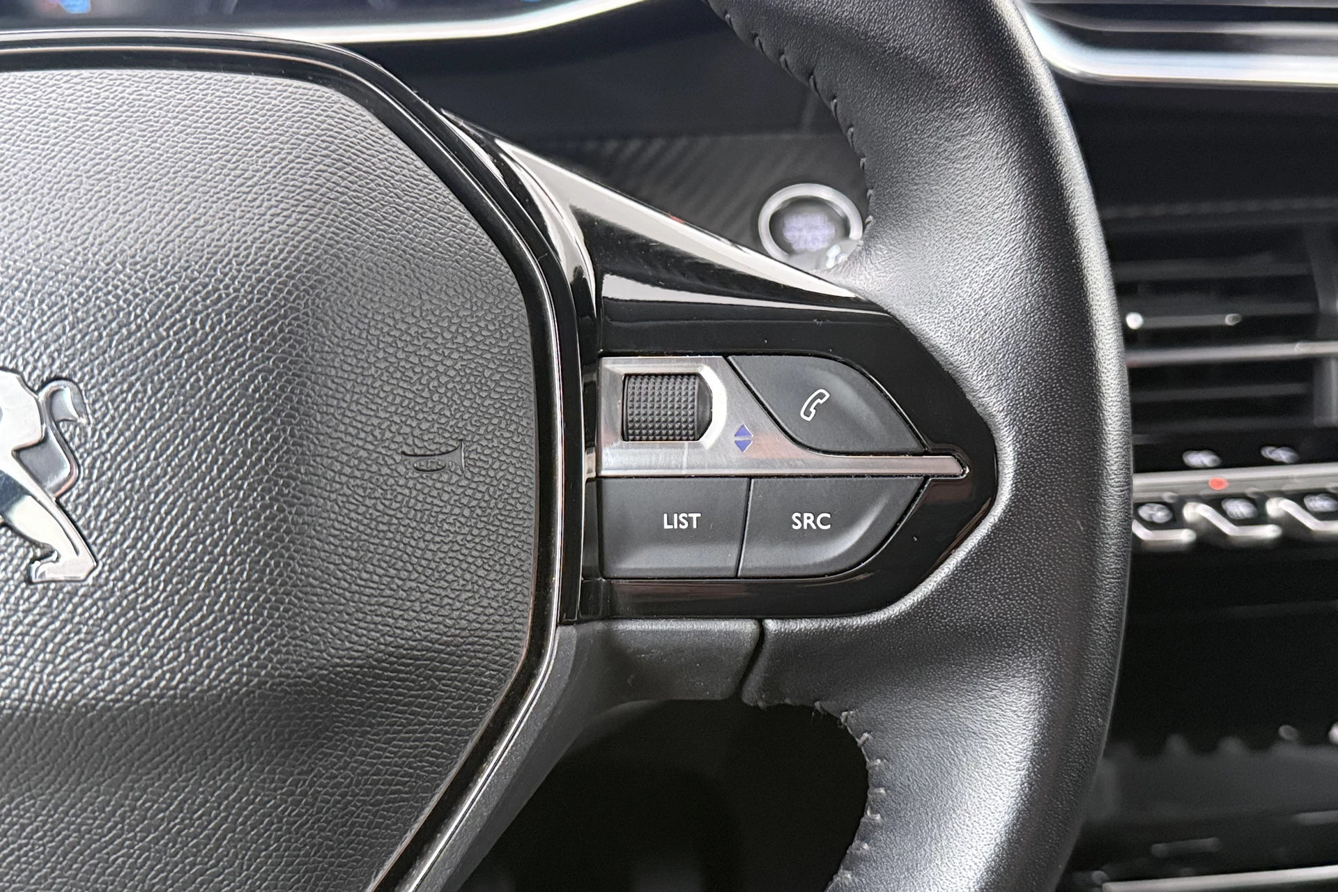 Hoofdafbeelding Peugeot e-208
