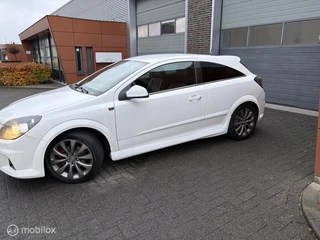 Opel Astra  GTC