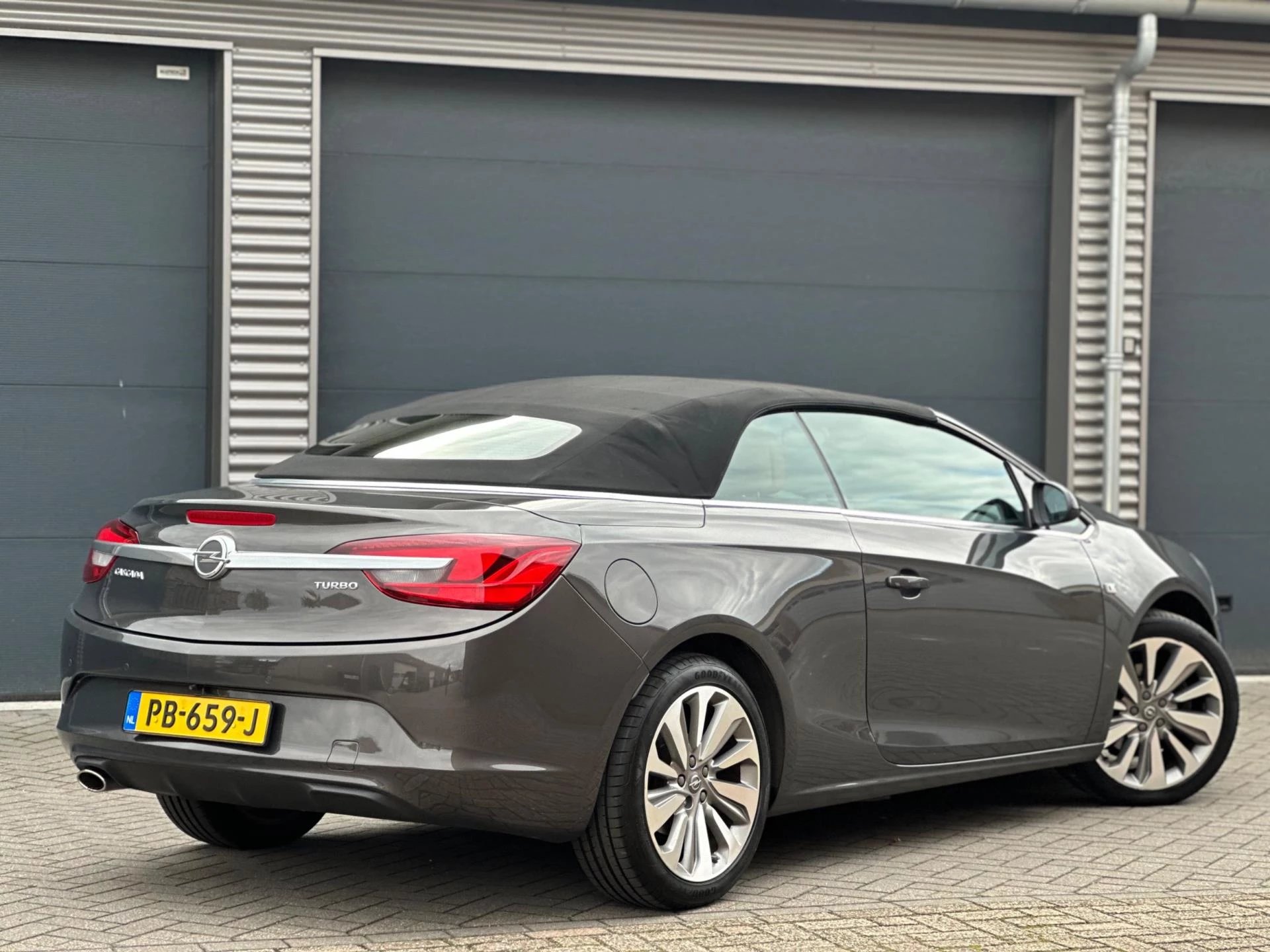 Hoofdafbeelding Opel Cascada