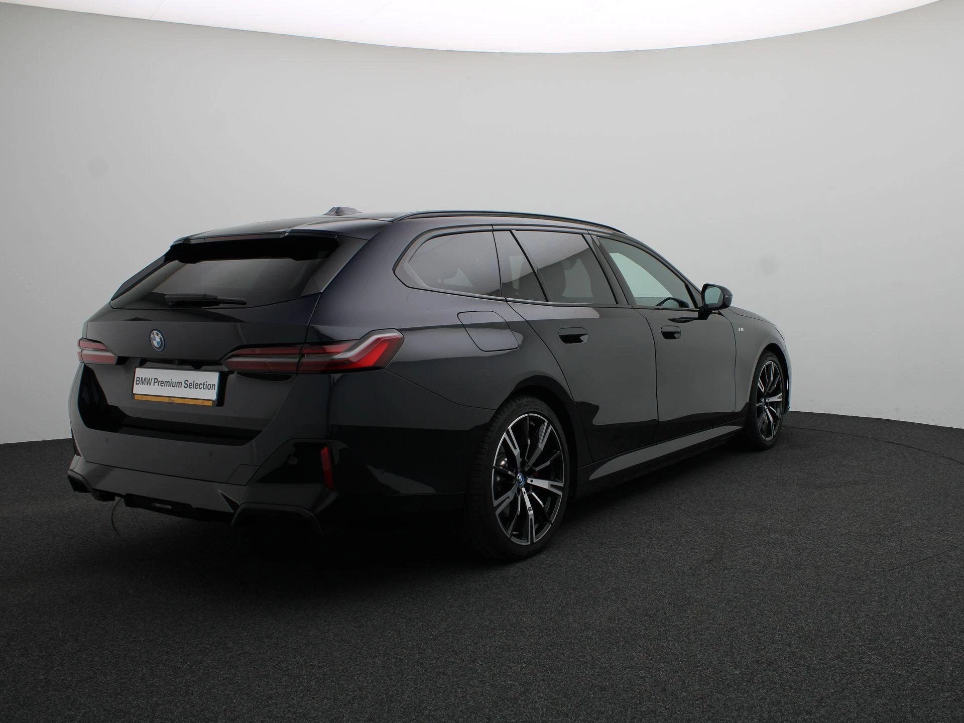 Hoofdafbeelding BMW i5