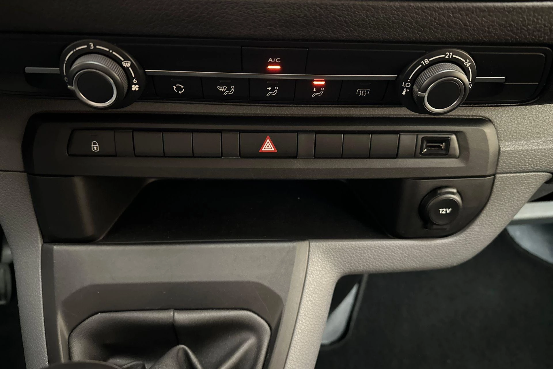 Hoofdafbeelding Peugeot Traveller