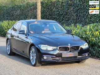 BMW 3-serie 320i Apple CarPlay NBT EVO NAVI Trekhaak Elekt. 2e eigenaar High Executive Sport Stoelen