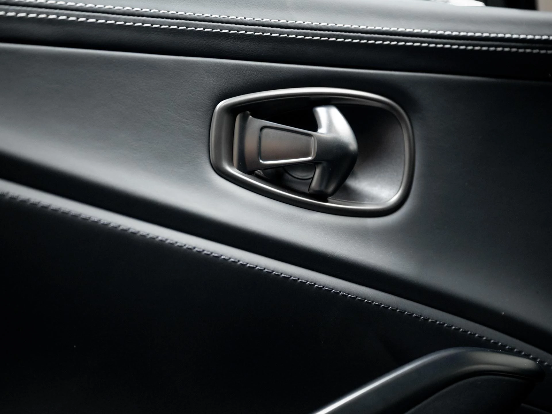 Hoofdafbeelding Aston Martin DBX