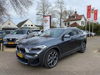 BMW X2 SDRIVE20I HIGH EXECUTIVE 192PK M-PAKKET AUT. / SCHUIFDAK / 19'' LMV / NAVI / LEDER / CAMERA