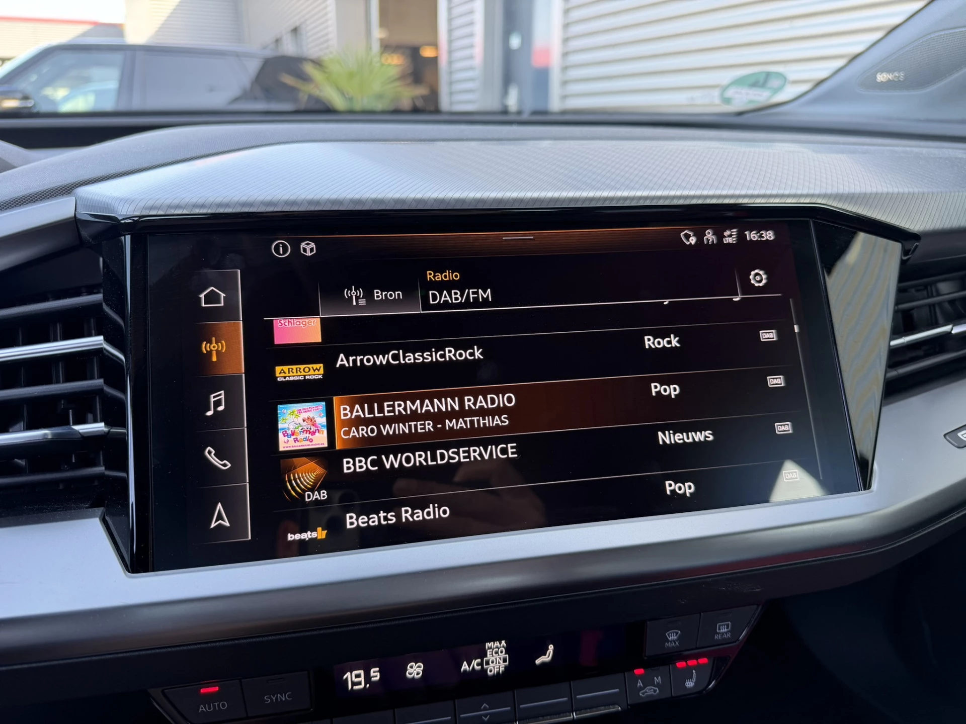 Hoofdafbeelding Audi Q4 Sportback e-tron