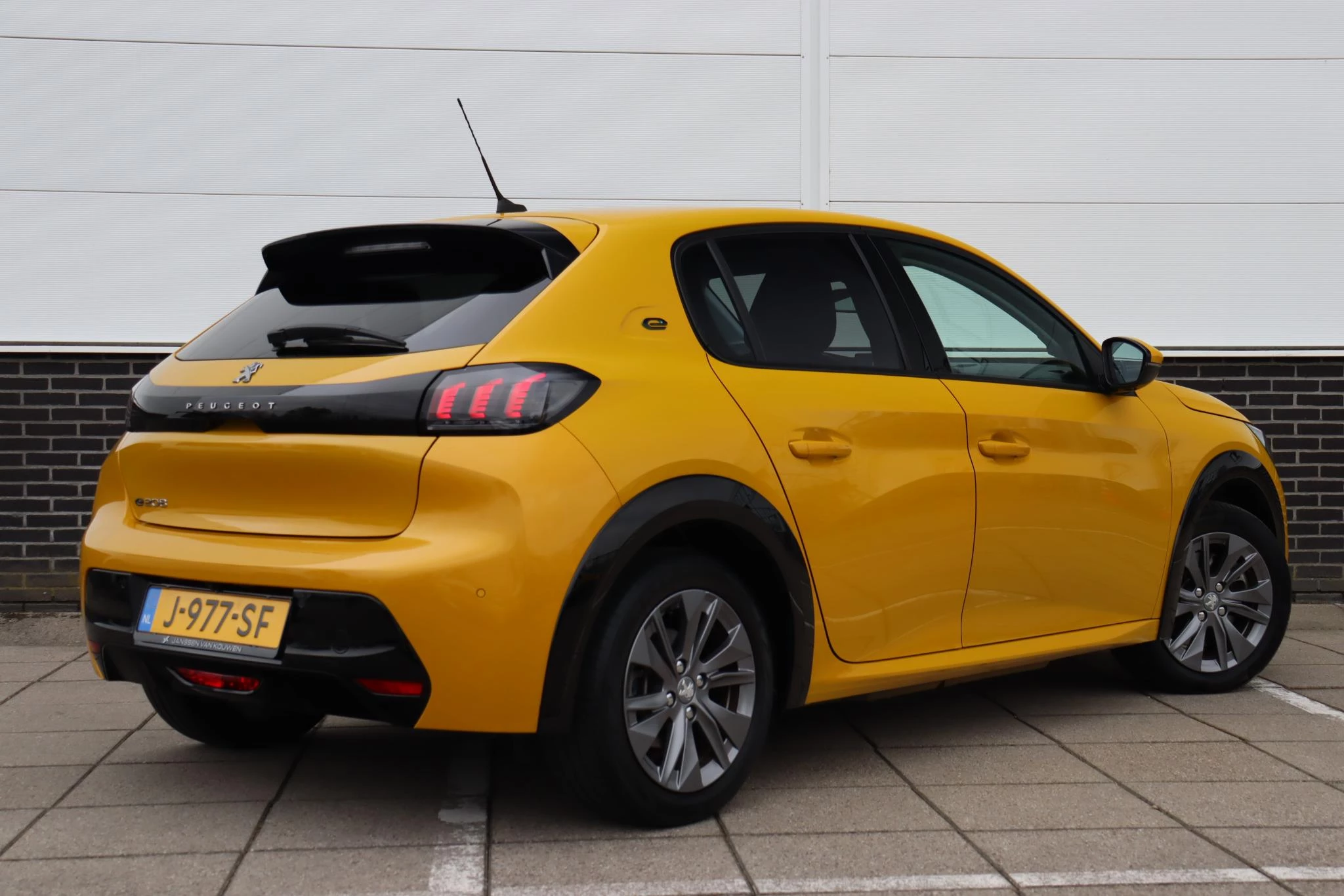 Hoofdafbeelding Peugeot e-208