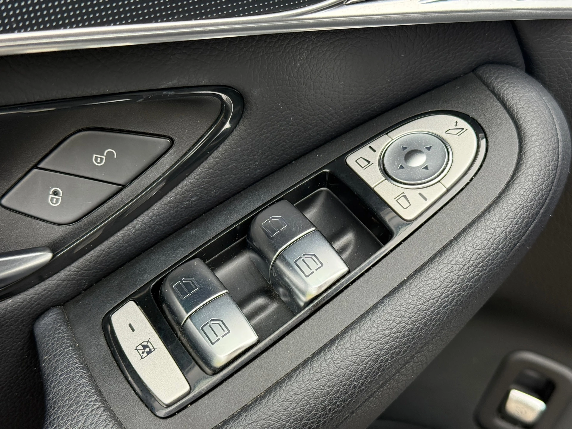 Hoofdafbeelding Mercedes-Benz EQC