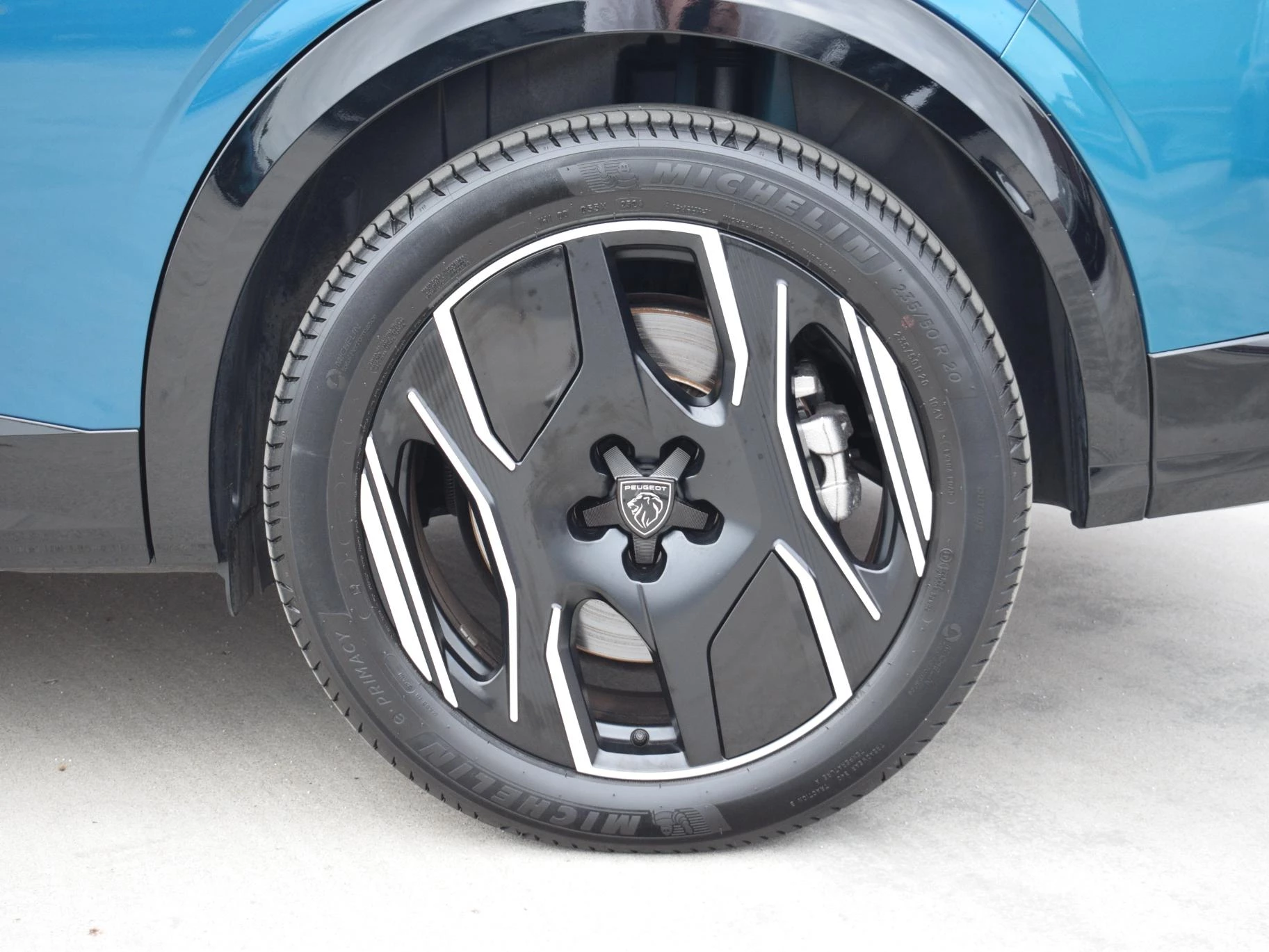 Hoofdafbeelding Peugeot e-5008