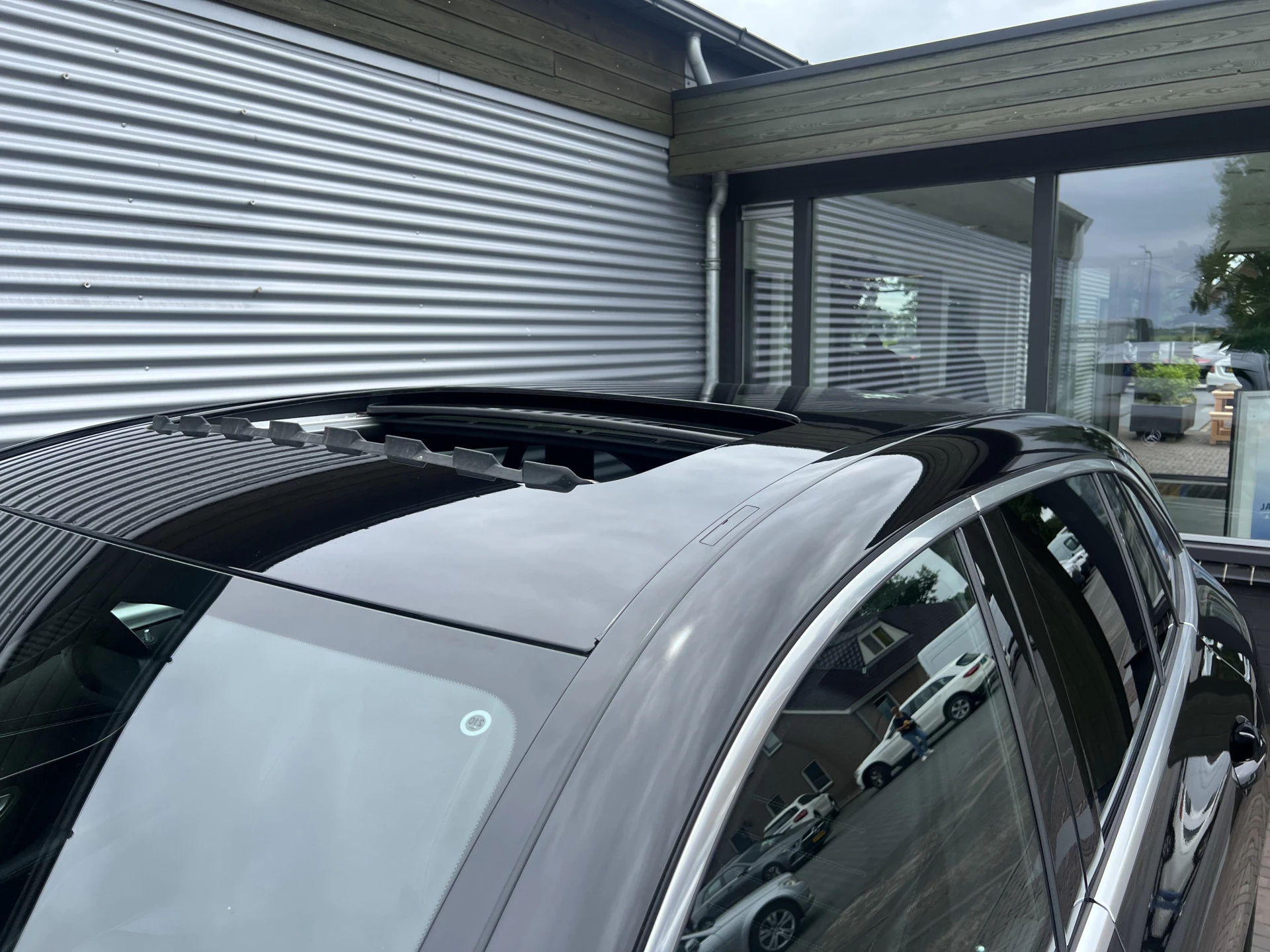 Hoofdafbeelding Mercedes-Benz EQC