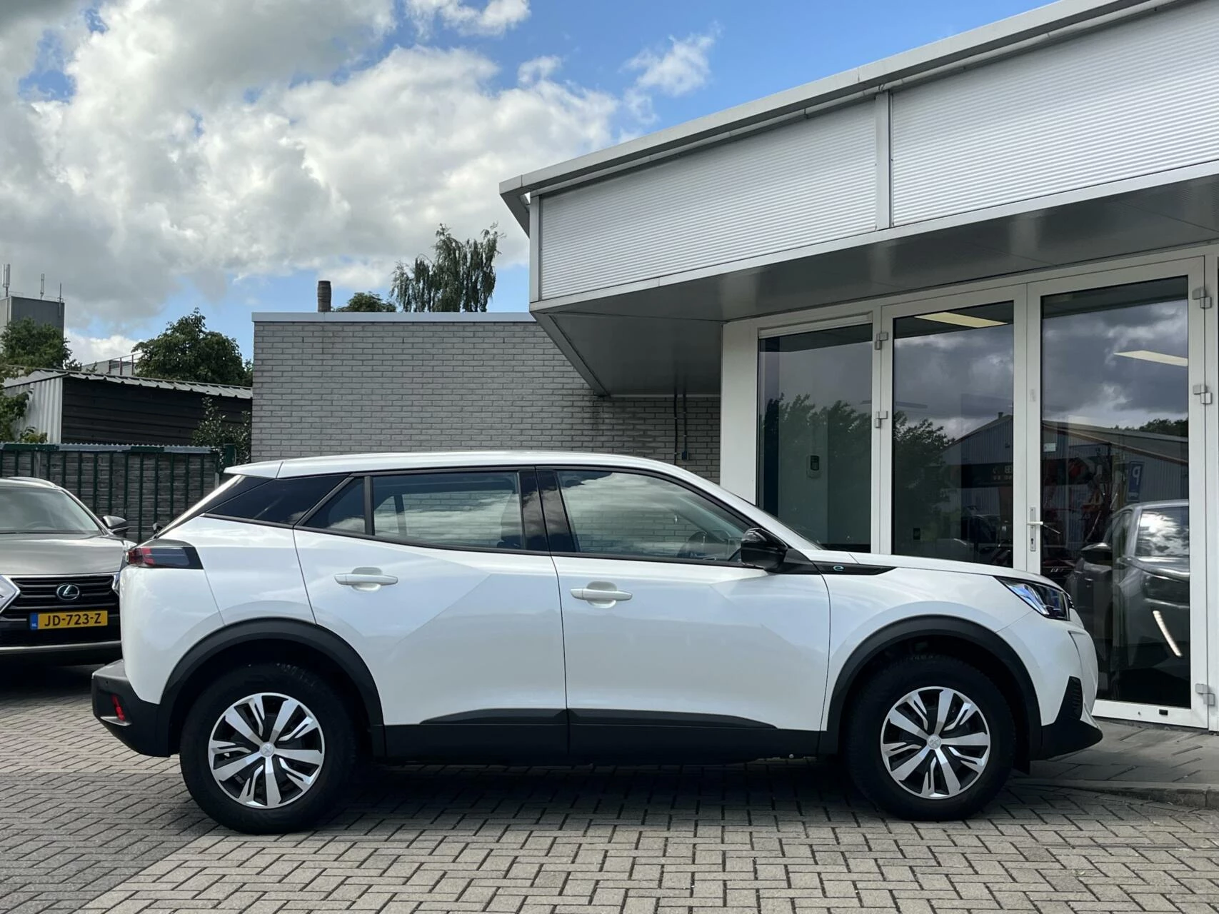 Hoofdafbeelding Peugeot e-2008
