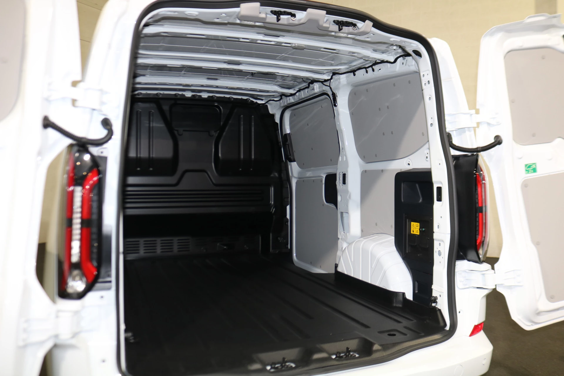 Hoofdafbeelding Ford E-Transit Custom