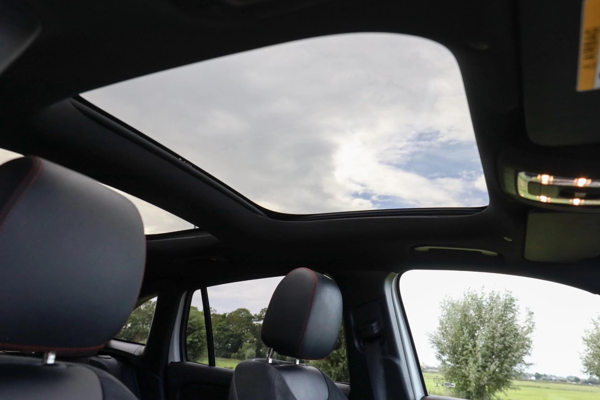 Hoofdafbeelding Mercedes-Benz EQA