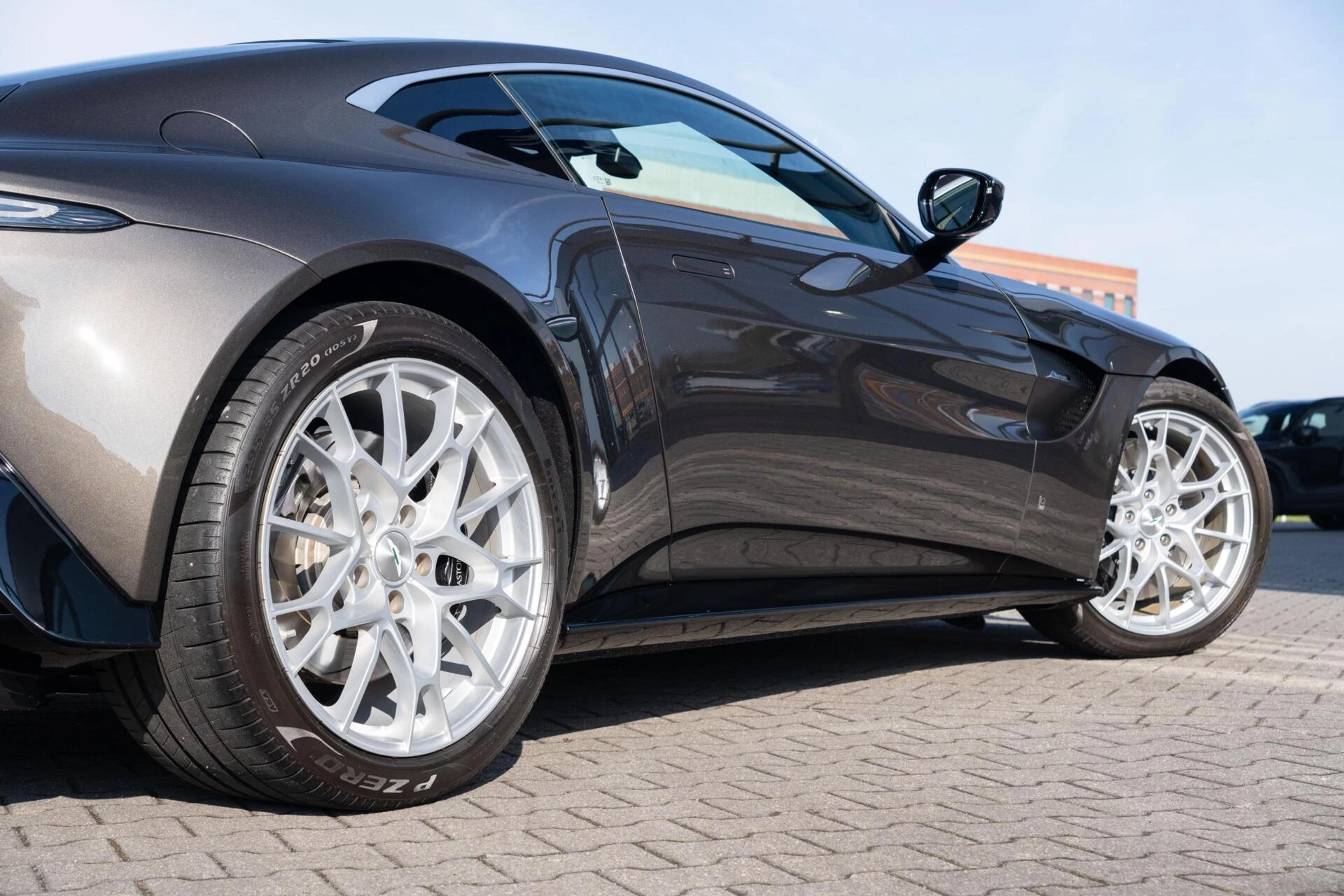 Hoofdafbeelding Aston Martin V8 Vantage