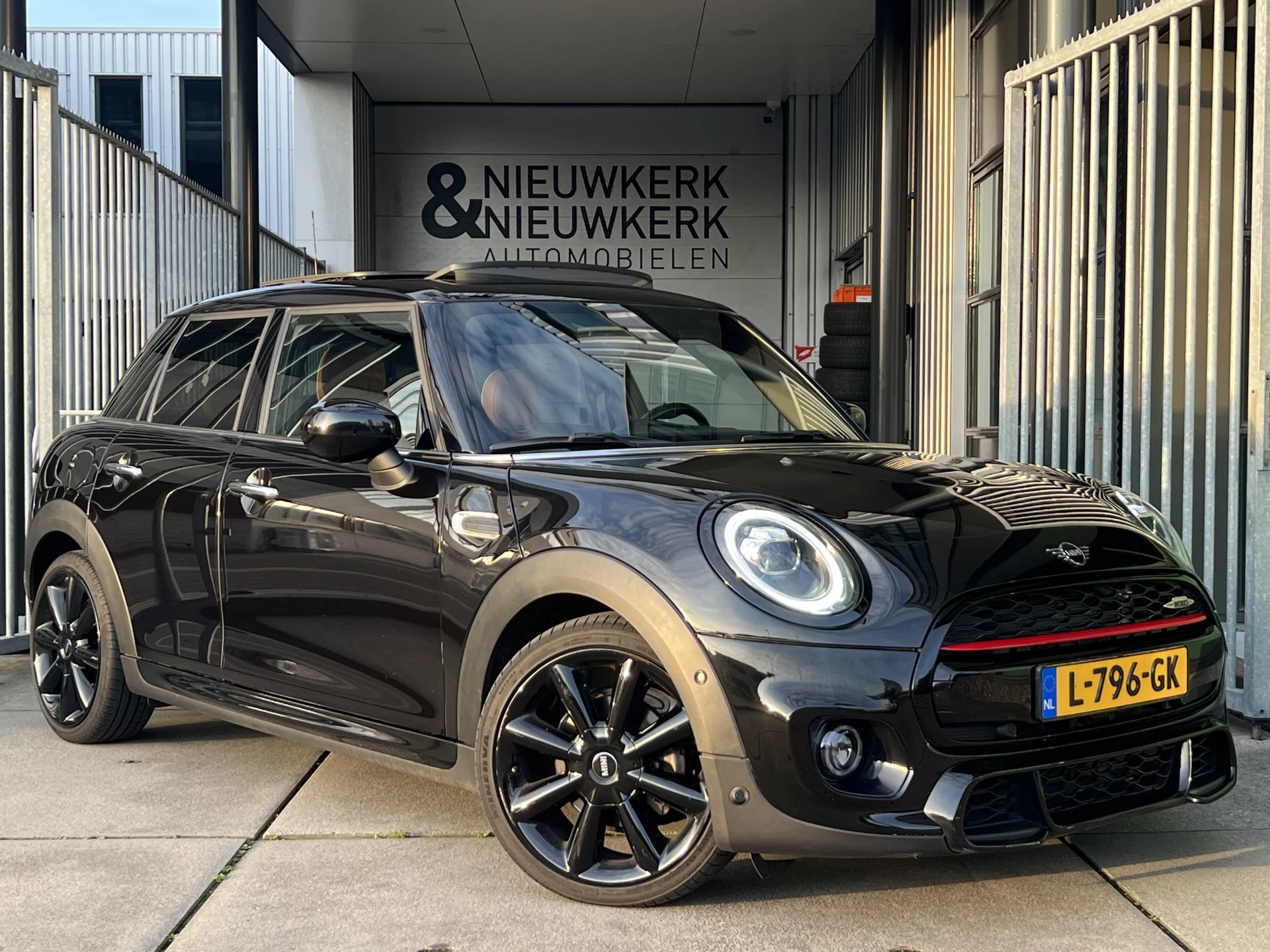 Hoofdafbeelding MINI Cooper