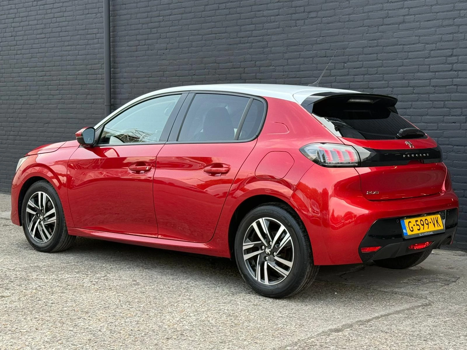 Hoofdafbeelding Peugeot 208