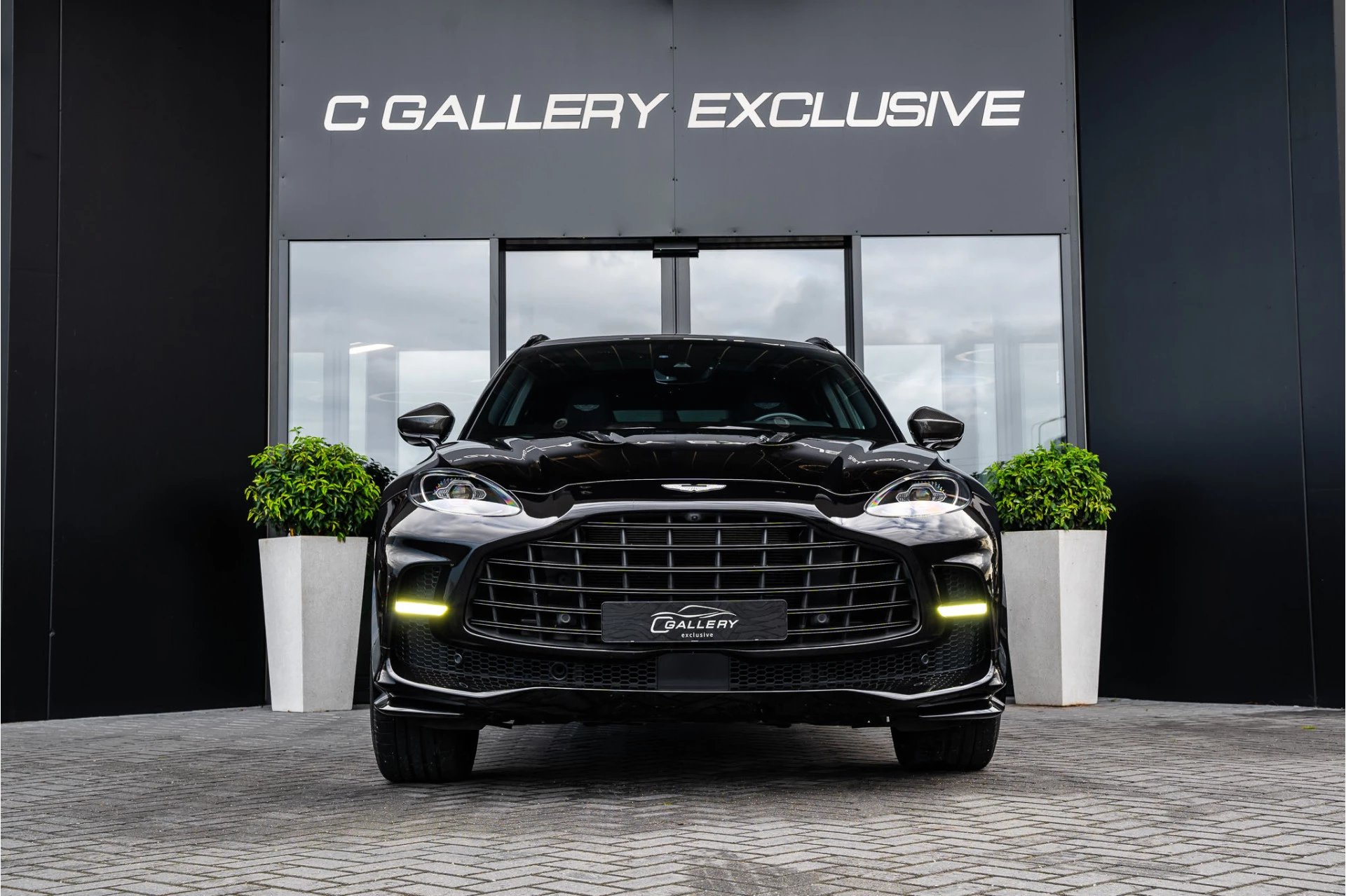 Hoofdafbeelding Aston Martin DBX