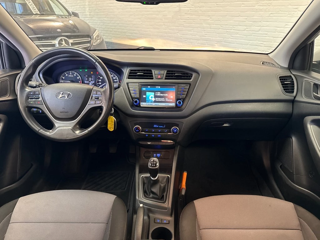 Hoofdafbeelding Hyundai i20