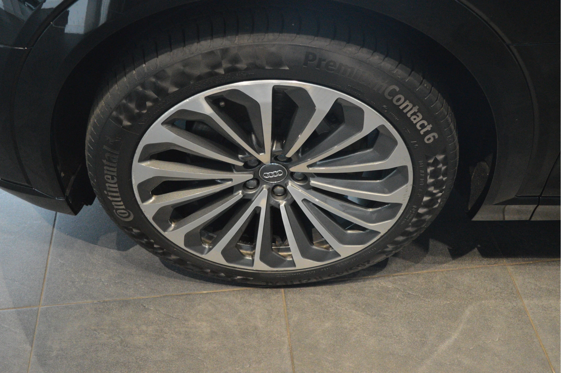 Hoofdafbeelding Audi e-tron