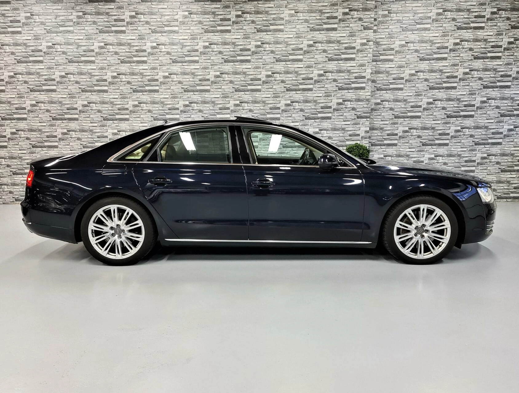 Hoofdafbeelding Audi A8